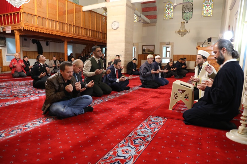 Kaymakam Eyüp Fırat Hayrabolu’nun Düşman İşgalinden Kurtuluşunun 102. Yıl Dönümü Etkinlikleri Kapsamında Okunan Mevlid-i Şerif Programına Katıldı.